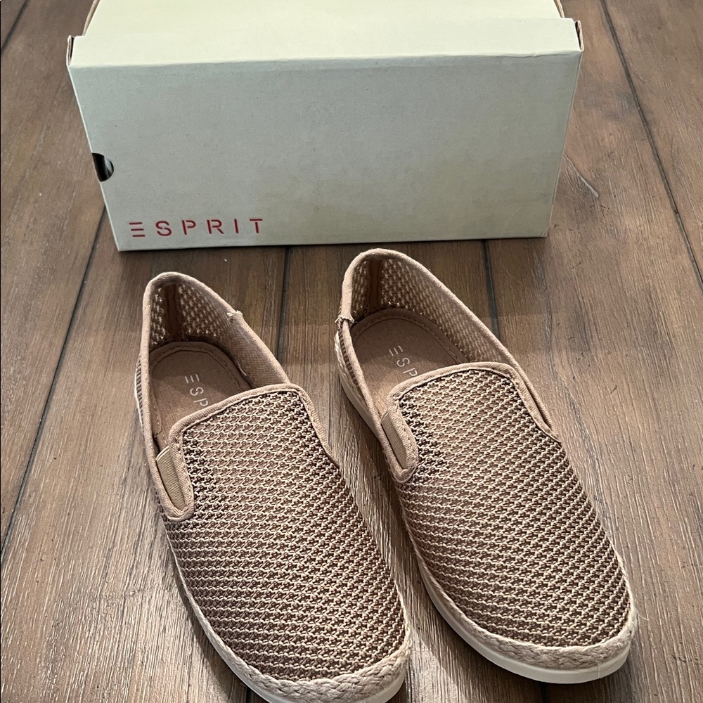 Esprit Women’s light taupe Mesh Slip-On Loafers 9.5 ( Fit like a wide)